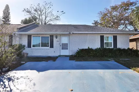 1450 Thousand Roses Dr S, Lake Wales, FL 33853