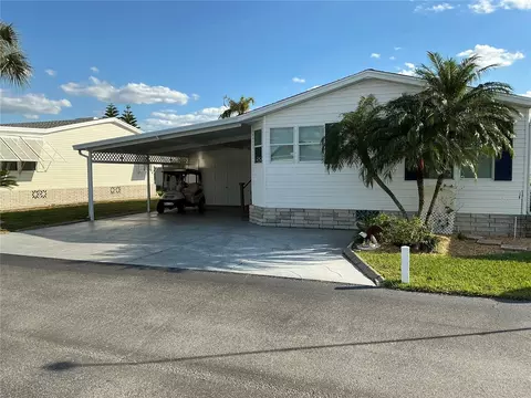 212 Fairway Blvd, Frostproof, FL 33843