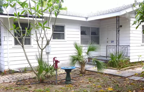 302 S Palm Ave, Frostproof, FL 33843