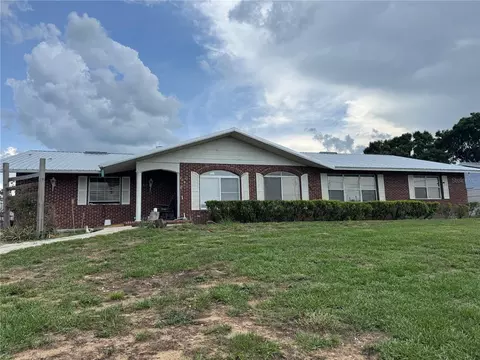400 W 4th Ct, Frostproof, FL 33843