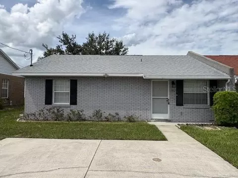 1477 N Thousand Roses Dr, Lake Wales, FL 33853