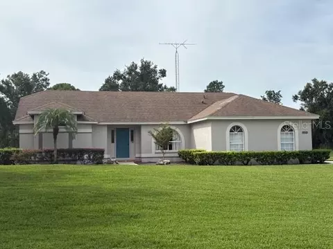 9560 Pinetree Dr, Lake Wales, FL 33898