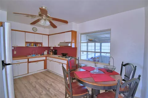 Kitchen - 105 Maxcy Ln, Frostproof, FL 33843 photo 1 of 4