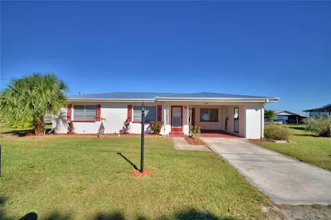 105 Maxcy Ln, Frostproof, FL 33843