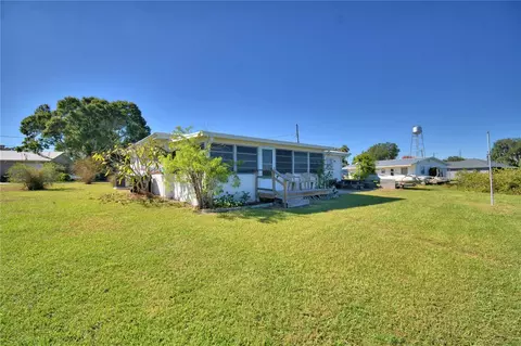 Exterior - 105 Maxcy Ln, Frostproof, FL 33843 photo 6 of 12