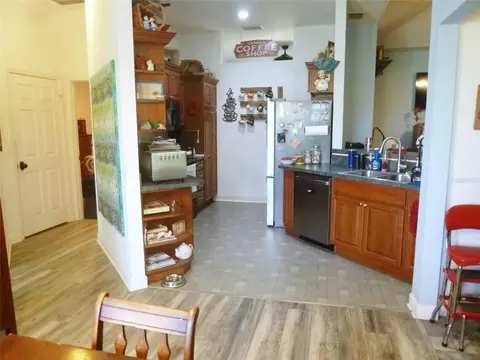 Kitchen - 121 Deer Rd, Frostproof, FL 33843 photo 6 of 6