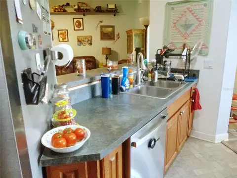 Kitchen - 121 Deer Rd, Frostproof, FL 33843 photo 3 of 6