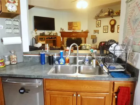 Kitchen - 121 Deer Rd, Frostproof, FL 33843 photo 1 of 6