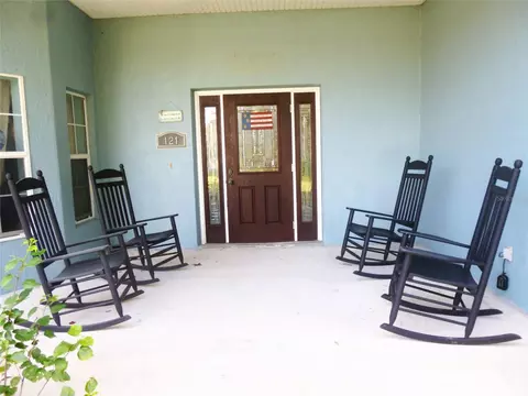 Exterior - 121 Deer Rd, Frostproof, FL 33843 photo 2 of 8