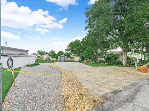 16 Saddlebag Trl S, Lake Wales, FL 33898