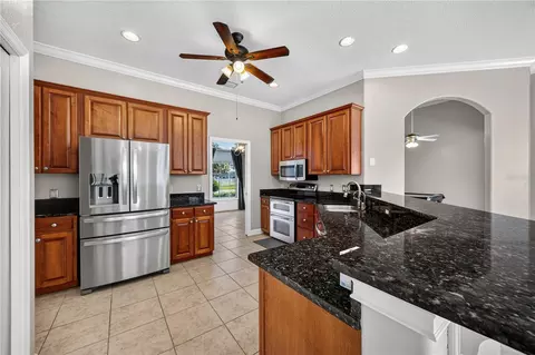 Kitchen - 355 Ruby Lake Loop, Winter Haven, FL 33884 photo 2 of 2