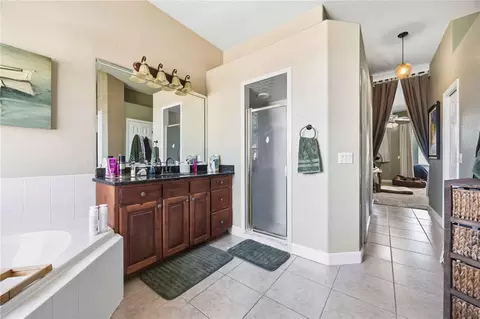 Bath - 355 Ruby Lake Loop, Winter Haven, FL 33884 photo 2 of 5