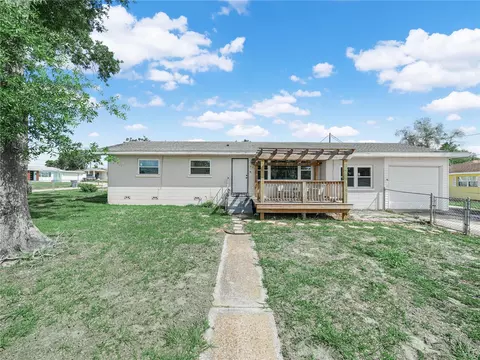 231 Ridge Manor Dr, Lake Wales, FL 33853