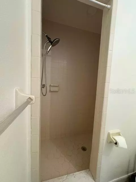 Bath - 506 W 9th St, Frostproof, FL 33843 photo 7 of 7