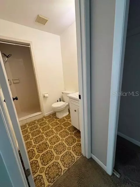 Bath - 506 W 9th St, Frostproof, FL 33843 photo 1 of 7