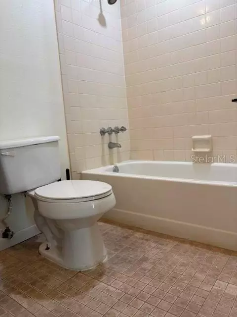 Bath - 506 W 9th St, Frostproof, FL 33843 photo 6 of 7