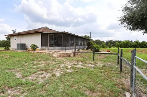 Exterior - 5015 Twin Lakes Ln, Bartow, FL 33830 photo 8 of 12