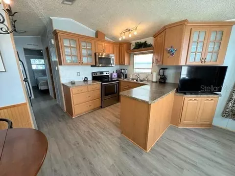 Kitchen - 467 Pine Loop, Frostproof, FL 33843 photo 2 of 4