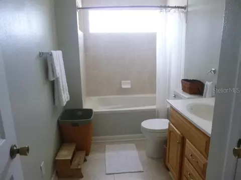 Bath - 1001 Mcclellan Rd, Frostproof, FL 33843 photo 6 of 8
