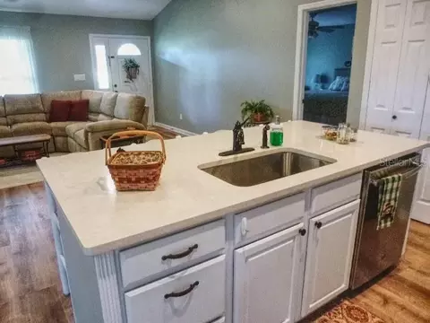 Kitchen - 1001 Mcclellan Rd, Frostproof, FL 33843 photo 4 of 8