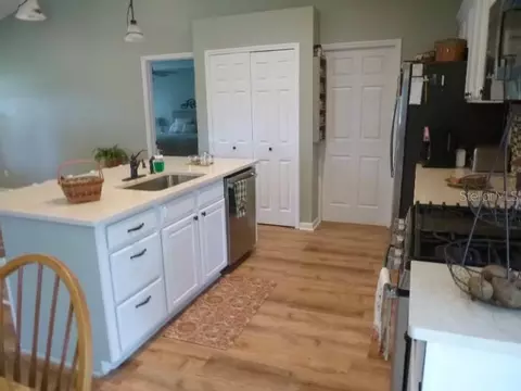 Kitchen - 1001 Mcclellan Rd, Frostproof, FL 33843 photo 5 of 8