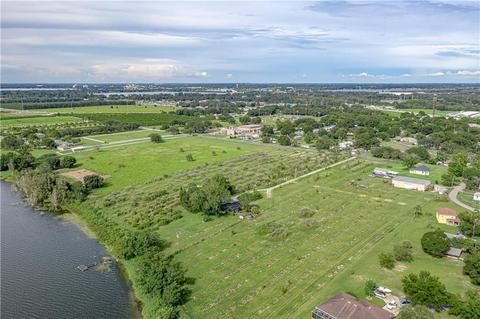 555 N Eagle Dr, Eagle Lake, FL 33839 photo 1