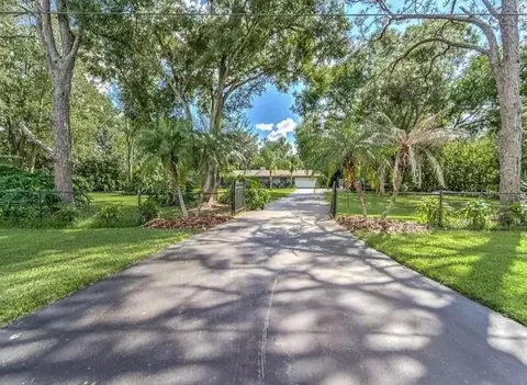 10709 Dixon Dr, Riverview, FL 33579 photo 1