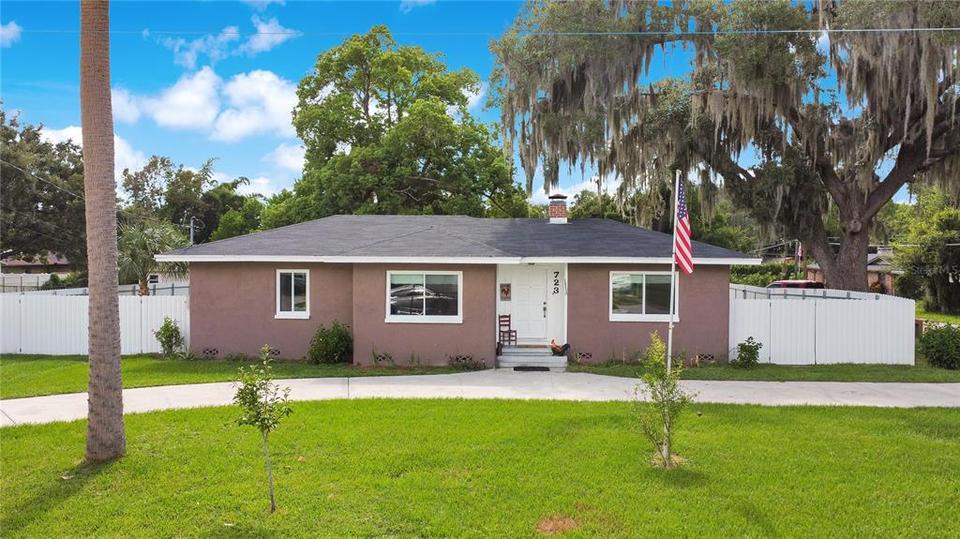  723 N Rockingham Ave, Tavares, FL 32778 photo 1