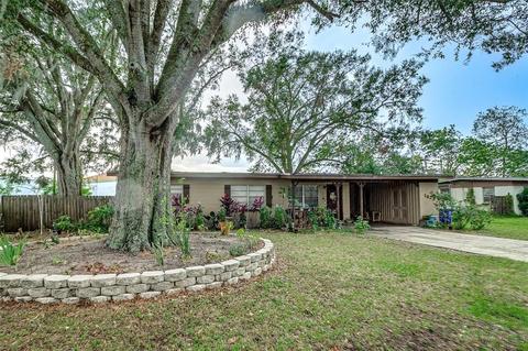 1623 Crystal Ct W, Lakeland, FL 33801