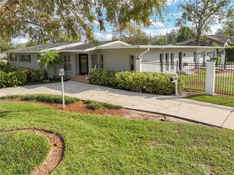 725 Easton Dr, Lakeland, FL 33803