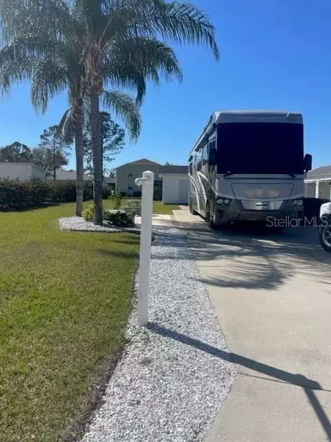 1064 Caravan Loop, Polk City, FL 33868
