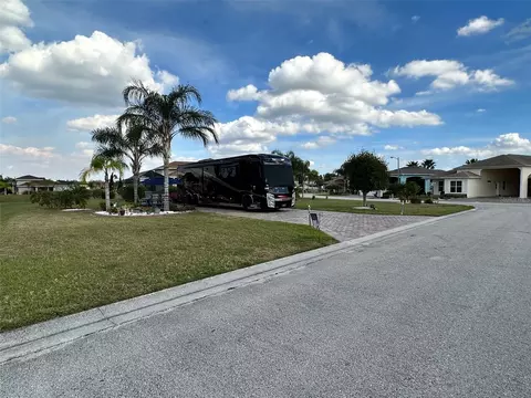 569 Homecoming Way, Polk City, FL 33868