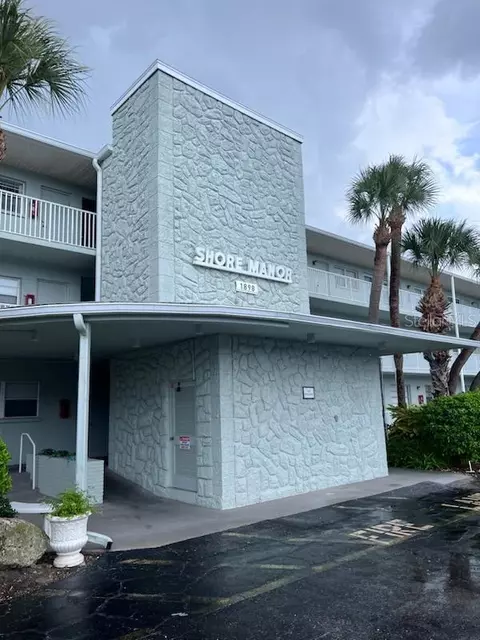 1898 Shore Dr S #306, South Pasadena, FL 33707