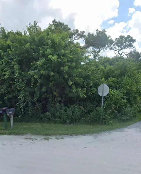 3900 Pineview Dr, Sebring, FL 33870