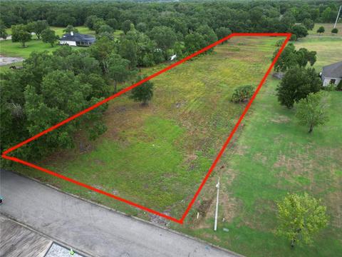 3918 Shady Meadow Dr, Plant City, FL 33567