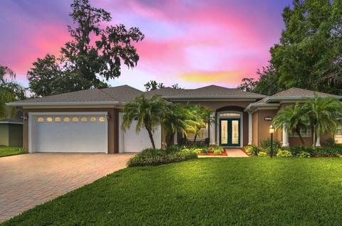 1727 Oakwood Estates Dr, Plant City, FL 33563