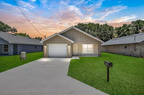 123 Woodland Dr, Winter Haven, FL 33881