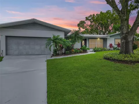 1616 Lakewood Dr S, Lakeland, FL 33813