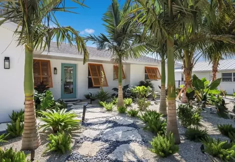509 67th St, Holmes Beach, FL 34217