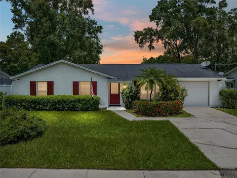 904 Monroe St, Plant City, FL 33563