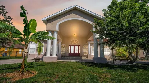 154 Lake Thomas Dr, Winter Haven, FL 33880