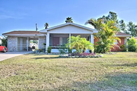 811 Hillside Ave, Lake Wales, FL 33853