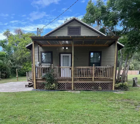 611 Cleveland Ave, Fort Meade, FL 33841
