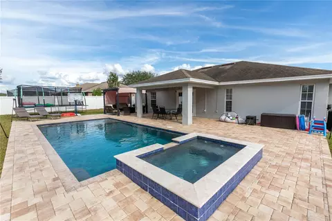 6005 Country Walk Ln, Winter Haven, FL 33880
