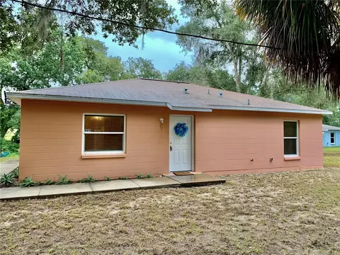 909 White Ln NE, Steinhatchee, FL 32359