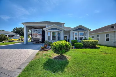 381 Cruisers Dr, Polk City, FL 33868