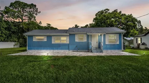 1106 NE 5th St, Mulberry, FL 33860