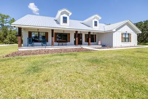 784 Strickland Ln, Auburndale, FL 33823