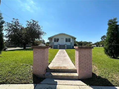 1735 Hallam Dr, Lakeland, FL 33813