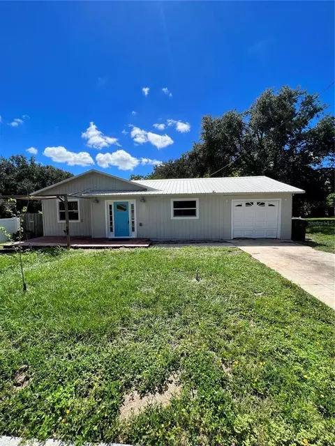 617 4th St, Polk City, FL 33868